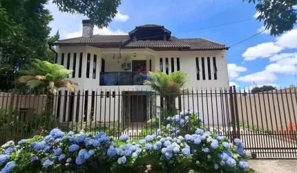 Sobrado para venda em Boa Vista de 364.00m² com 4 Quartos, 2 Suites e 4 Garagens