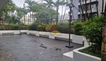 Apartamento para alugar em Centro de 228.00m² com 4 Quartos, 2 Suites e 3 Garagens