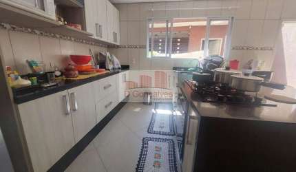 Sobrado para venda em Campanário de 180.00m² com 3 Quartos, 1 Suite e 1 Garagem