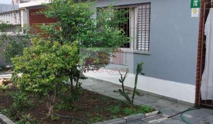 Casa para venda em Centro de 187.00m² com 2 Quartos e 3 Garagens