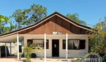 Casa para venda em Matinhos de 160.00m² com 4 Quartos, 1 Suite e 5 Garagens