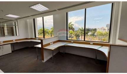 Sala Comercial para venda em Barra Da Tijuca de 144.00m² com 7 Garagens