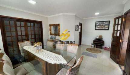 Casa para venda em Cajuru de 243.00m² com 3 Quartos, 1 Suite e 2 Garagens