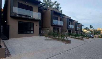 Casa de Condomínio para venda e aluguel em Chácaras Silvania de 145.00m² com 3 Quartos, 3 Suites e 2 Garagens