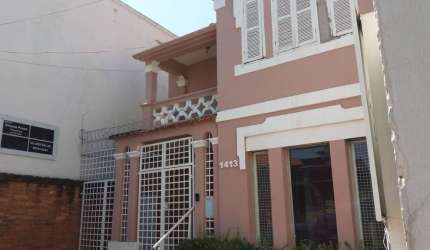 Casa para alugar em Centro de 200.00m² com 3 Quartos e 3 Garagens