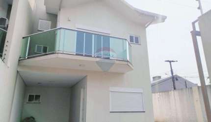 Sobrado para venda em Jardim Das Palmeiras de 145.00m² com 3 Quartos, 1 Suite e 2 Garagens