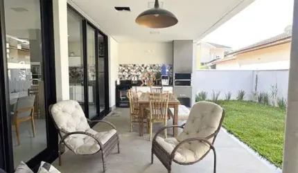 Casa para venda em Urbanova I de 251.00m² com 4 Quartos, 4 Suites e 2 Garagens