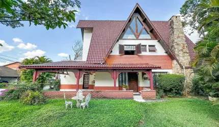 Casa para venda em Alphaville de 273.00m² com 3 Quartos, 3 Suites e 4 Garagens