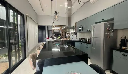 Casa de Condomínio para alugar em Jardim Suécia de 190.00m² com 3 Quartos, 3 Suites e 2 Garagens
