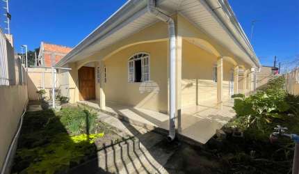 Casa para venda em Iná de 184.00m² com 3 Quartos, 1 Suite e 2 Garagens