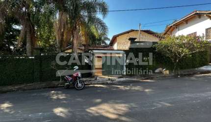 Casa para venda em Centro de 160.00m² com 3 Quartos, 1 Suite e 2 Garagens