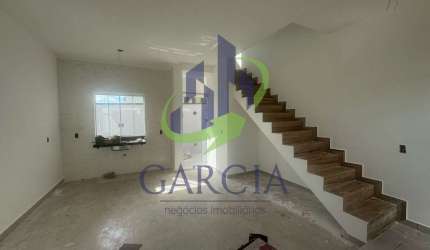 Casa para alugar em Jardim Veneza de 100.00m² com 2 Quartos e 1 Garagem