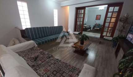 Sobrado para venda em Jardim Haydee de 354.00m² com 4 Quartos e 5 Garagens