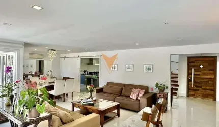 Casa para venda em Residencial Euroville de 375.13m² com 5 Quartos, 4 Suites e 8 Garagens