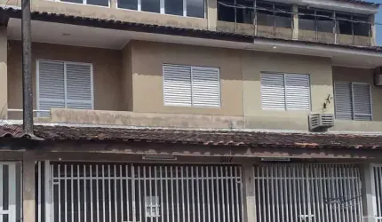 Sobrado para venda em Guaratuba de 107.00m² com 4 Quartos, 1 Suite e 2 Garagens