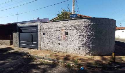 Casa para venda em Jardim Redentor de 60.00m² com 2 Quartos e 4 Garagens