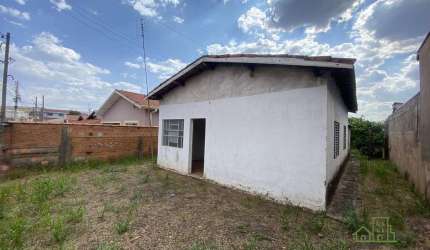 Casa para venda em Vila Nova Botucatu de 307.00m² com 2 Quartos e 2 Garagens