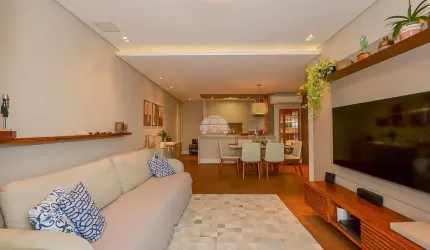 Apartamento para venda em Ahú de 117.00m² com 3 Quartos, 1 Suite e 2 Garagens