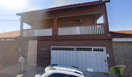 Casa para venda em Jardim Alexandre Balbo de 200.00m² com 4 Quartos, 1 Suite e 2 Garagens