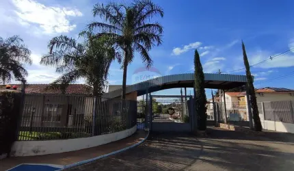 Sobrado para venda em Vila Militar de 53.87m² com 2 Quartos e 1 Garagem