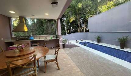 Casa de Condomínio para venda e aluguel em Granja Viana de 397.00m² com 4 Quartos, 4 Suites e 2 Garagens