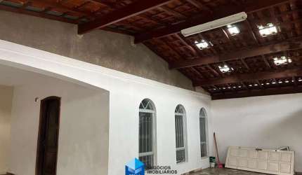 Casa para venda em Jardim São Francisco de 192.00m² com 3 Quartos e 4 Garagens