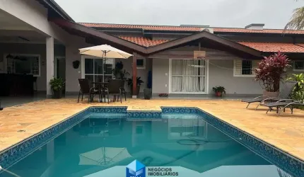 Chácara para venda em Jardim Do Lago de 350.00m² com 3 Quartos, 2 Suites e 2 Garagens