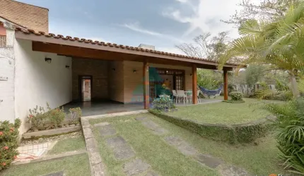 Casa para venda em Condomínio Lagoinha de 195.00m² com 3 Quartos, 2 Suites e 3 Garagens