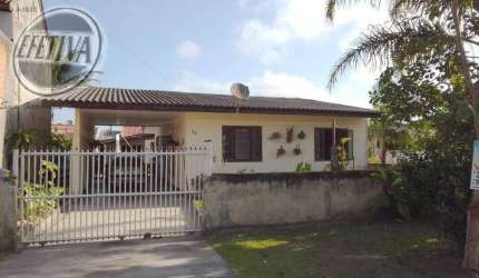 Casa para venda em Guaratuba de 120.00m² com 3 Quartos e 2 Garagens