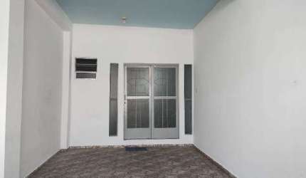 Casa para venda em Centro de 155.00m² com 2 Quartos e 2 Garagens