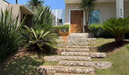 Casa para venda e aluguel em Chácaras São Carlos de 318.00m² com 4 Quartos, 4 Suites e 3 Garagens