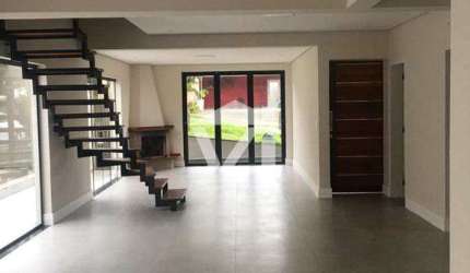 Sobrado para venda em Vila Oliveira de 450.00m² com 4 Quartos, 4 Suites e 2 Garagens