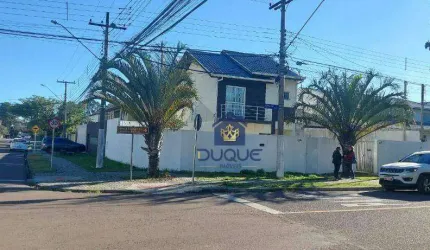 Sobrado para venda em Hauer de 122.00m² com 3 Quartos, 1 Suite e 5 Garagens
