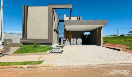 Casa de Condomínio para venda em Village Normandie de 165.00m² com 3 Quartos, 3 Suites e 4 Garagens