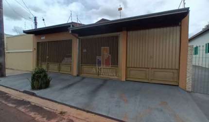 Casa para venda em Vila Pacífico Ii de 248.00m² com 3 Quartos, 1 Suite e 5 Garagens