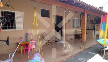 Casa para venda em Chácara Parque Club de 90.00m² com 2 Quartos e 3 Garagens