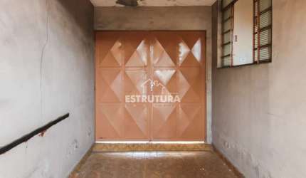 Casa para alugar em Centro de 178.00m² com 4 Quartos e 3 Garagens