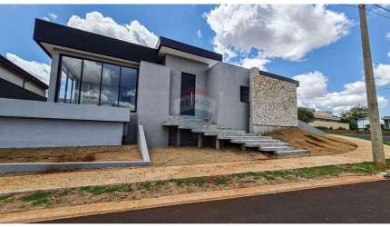 Casa de Condomínio para alugar em Residencial Alto Do Castelo de 229.48m² com 3 Quartos e 3 Suites