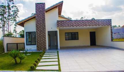 Casa para venda em Vargem Grande Paulista de 180.00m² com 3 Quartos, 1 Suite e 4 Garagens