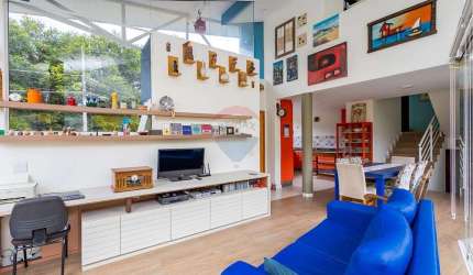 Casa para venda em Santa Cândida de 227.15m² com 3 Quartos, 1 Suite e 4 Garagens