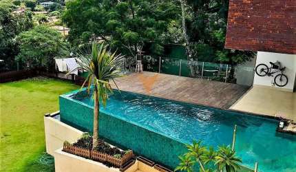 Casa para alugar em Nova Fazendinha de 550.00m² com 4 Quartos, 4 Suites e 6 Garagens