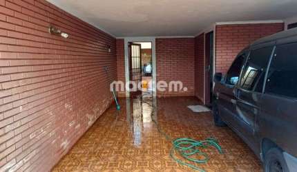 Casa para venda em Jardim Paulista de 231.00m² com 3 Quartos, 1 Suite e 6 Garagens