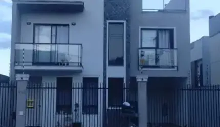 Sobrado para venda em Jardim Das Américas de 162.00m² com 3 Quartos, 1 Suite e 2 Garagens