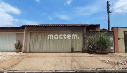 Casa para venda em Jardim São José de 145.00m² com 3 Quartos, 1 Suite e 3 Garagens