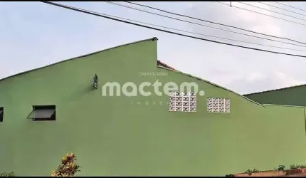 Casa para venda em Conjunto Habitacional Jardim Das Palmeiras de 220.00m² com 3 Quartos, 1 Suite e 3 Garagens