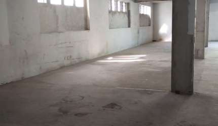 Loja para alugar em Centro de 680.00m² com 4 Garagens