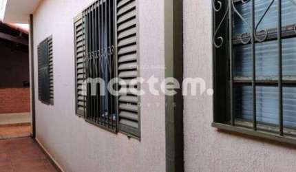 Casa para venda em Parque Dos Bandeirantes de 237.00m² com 3 Quartos, 1 Suite e 3 Garagens