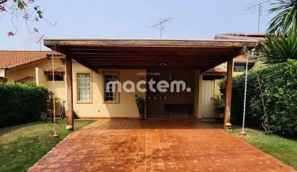 Casa de Condomínio para venda em Condomínio Aroeira de 250.00m² com 3 Quartos, 1 Suite e 4 Garagens