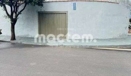 Sobrado para venda em Parque Dos Flamboyans de 210.00m² com 4 Quartos e 4 Garagens