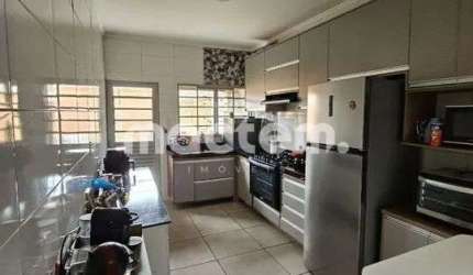 Casa para venda em Jardinópolis de 58.00m² com 2 Quartos e 3 Garagens